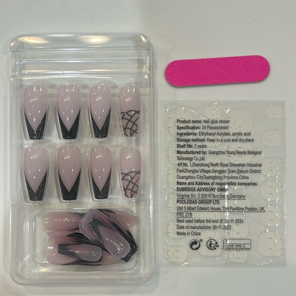 24 piece Pink and Black Press on Nails - Picture 3 of 10